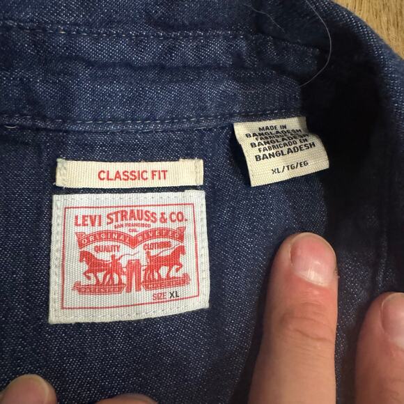 Levi's Denim Jean Shirt Jacket Western Pearl Snaps Womens XL Classic Fit Red Tab - Picture 5 of 5